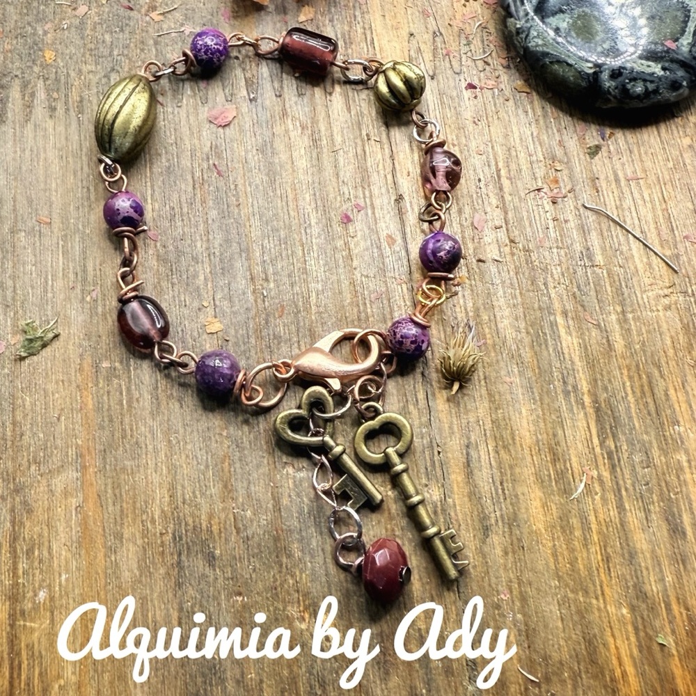 Alquimia Purple and Gold Key Charm Bracelet
